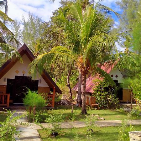 גילי מנו Dea Gili Cottages מראה חיצוני תמונה