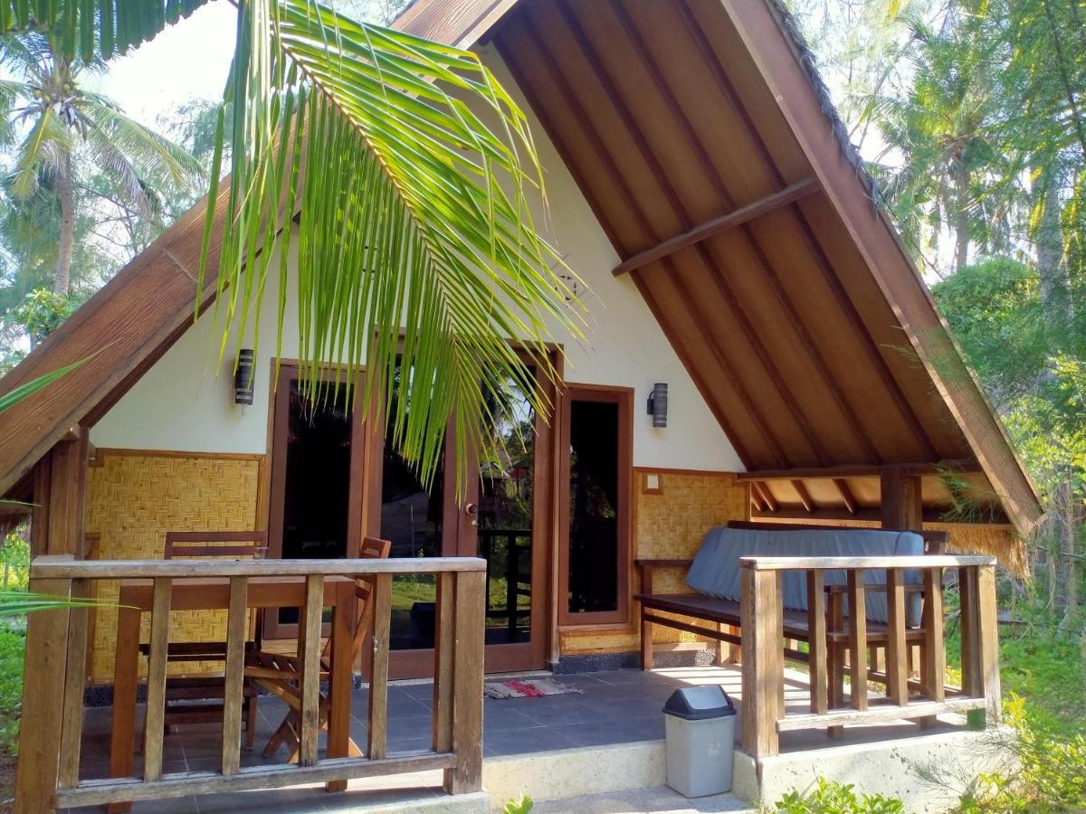 גילי מנו Dea Gili Cottages מראה חיצוני תמונה